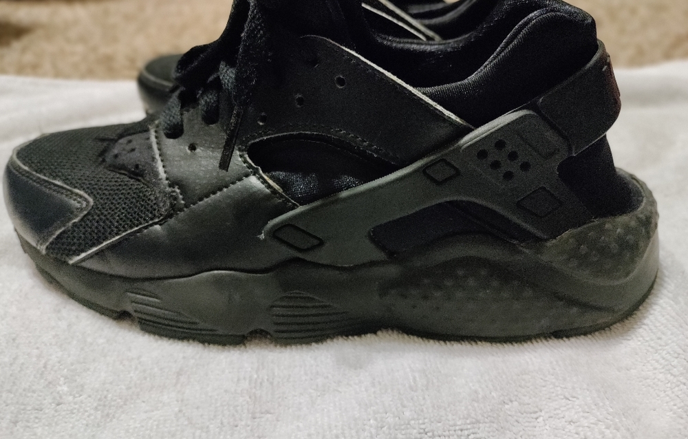 Black nike